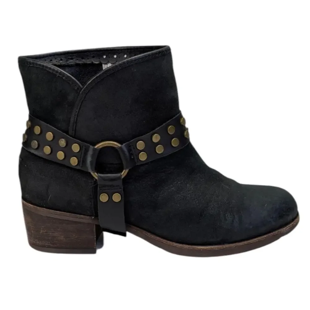 UGG Darling Suede Harness Boots GUC $189 Size 6.5  S3770